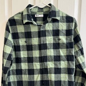 Men’s flannel button down